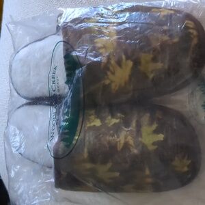 `Avon Woodland Creek Men's Slippers